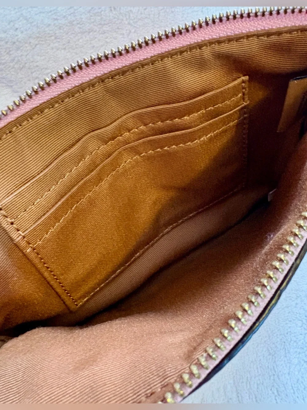 Coach Corner Zip Wristlet in Pebbled Leather - Pink